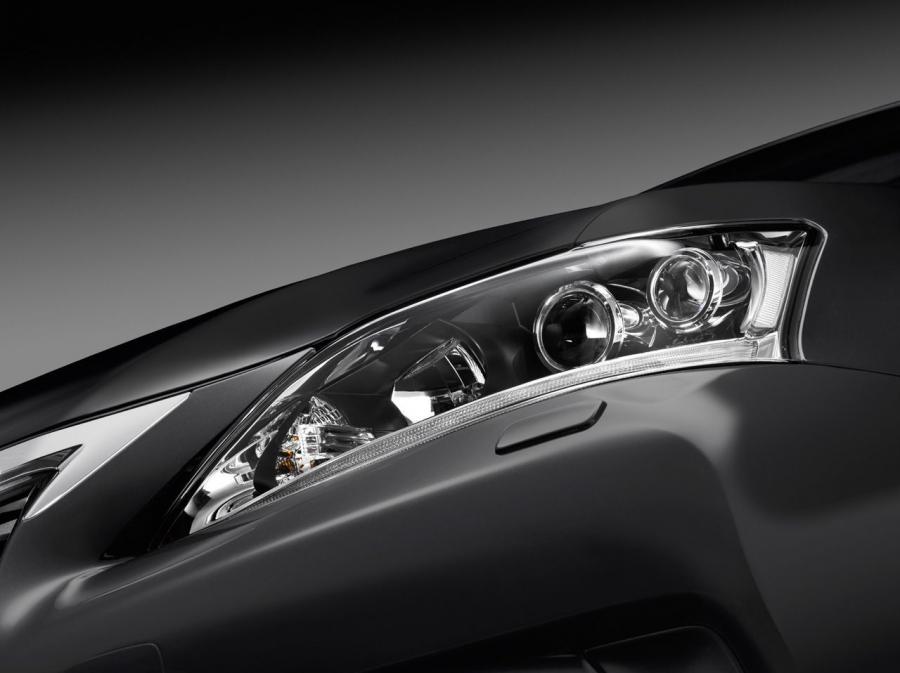  Lexus CT200h 2010 года  (фото 251 из 266)